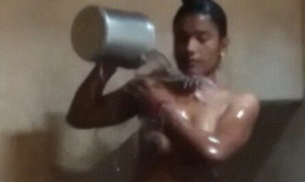 Nude Sexy Desi Nari Bathing XXX Video Leaked Online