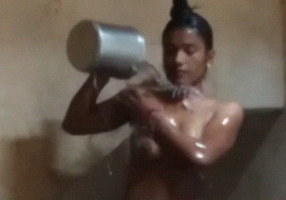 Nude Sexy Desi Nari Bathing XXX Video Leaked Online