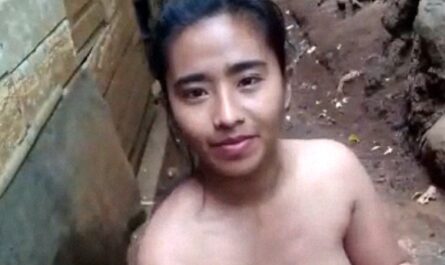 Outdoor Bathing XXX Video Of Local Sexy Dehati Desi Babe