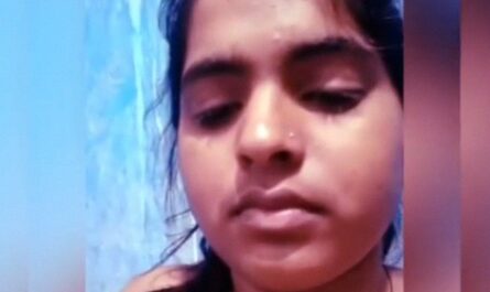 Sexy Bengali Hottie Rajni Showing Her Horny Pussy Juice