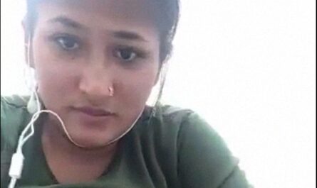 Sexy Rajshahi Girl Masturbating Pussy Using Vegetable Dildo Sex