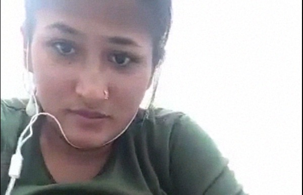 Sexy Rajshahi Girl Masturbating Pussy Using Vegetable Dildo Sex