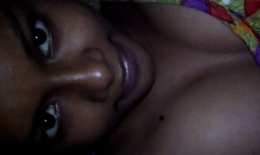 Shy Hot Malayali Housewife Showing Dark Nipple