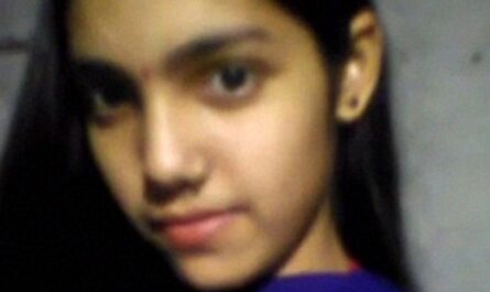 Teenage Sexy Desi Girl Fondling Her Hot Boobs Through Kameez