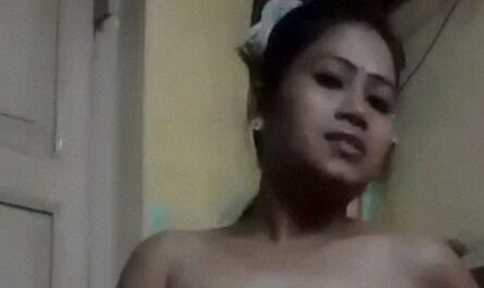 Unfaithful Cheating Wife From Bangladesh Stripping Nude For Lover