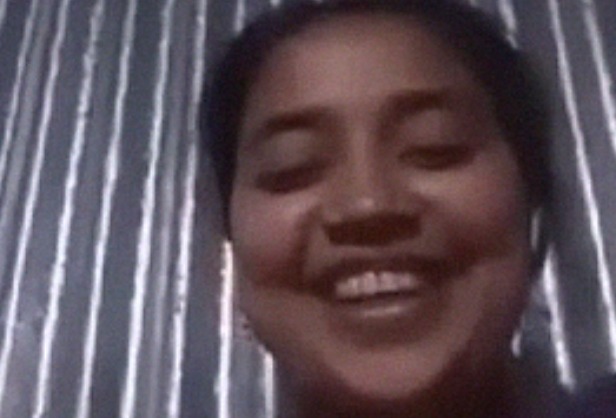 Very Cute Innocent Bd Bhabhi Showing How To Wear Sanitary Napkin