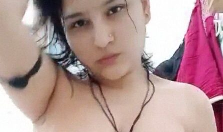 Very Hot Pakistani Beauty Strip Nude XXX Video