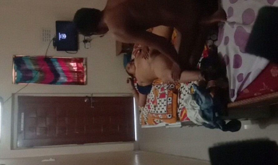 Young Broker Having Sex With Randi Mature Aunty