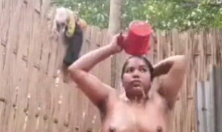 Hot Desi Mms Of Local Naughty Village Aunty Bathing