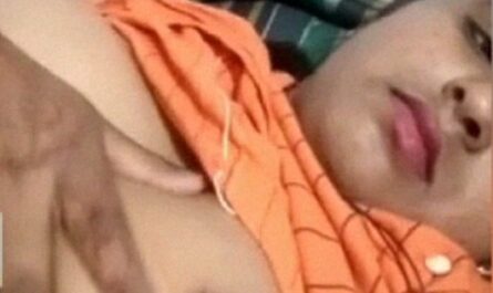 Hot Naughty Bhabhi Nude Video Call With Bf