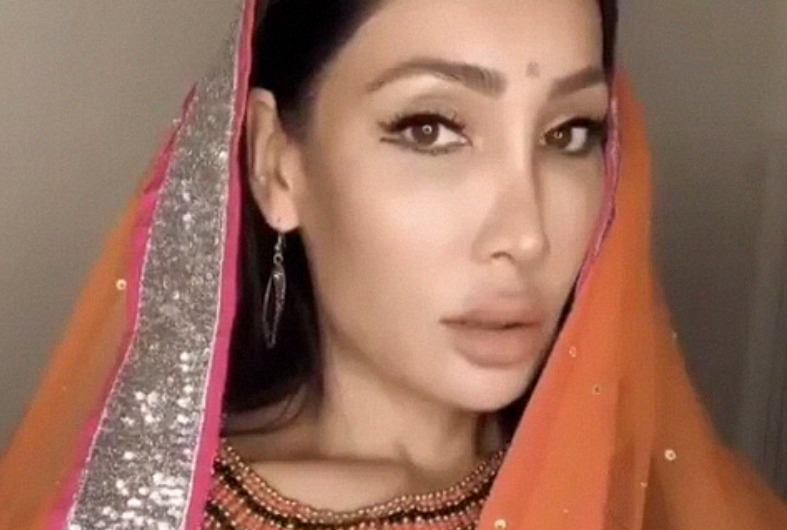Sexy Slutty Sofia Hayat Nude Teasing Video